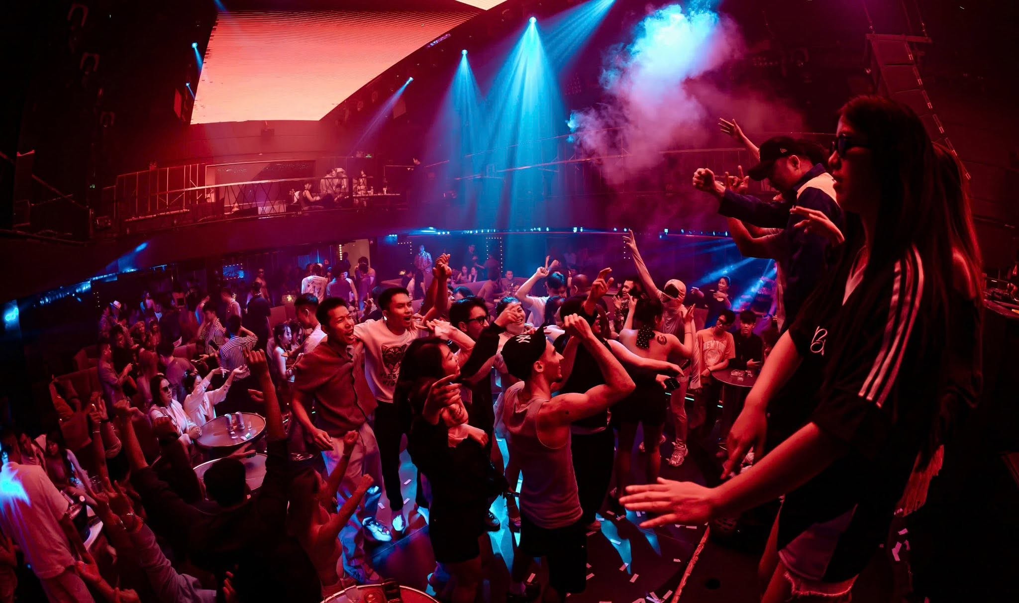 Không gian sân khấu Canalis Club